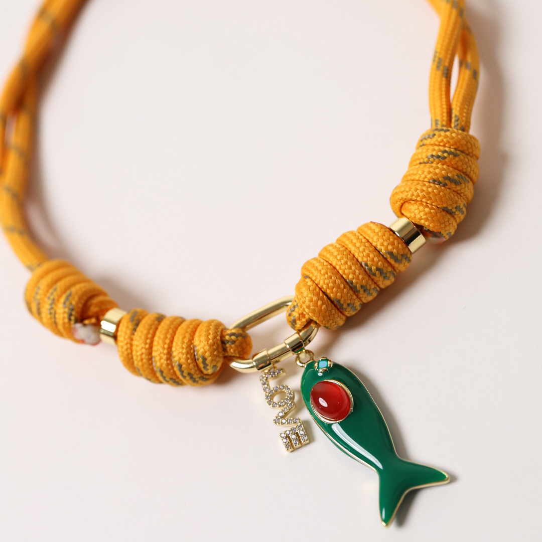 POP UPS X HANNAH B BOAT ROPE MUSTARD NECKLACE WITH GREEN ENAMEL FISH  & LOVE