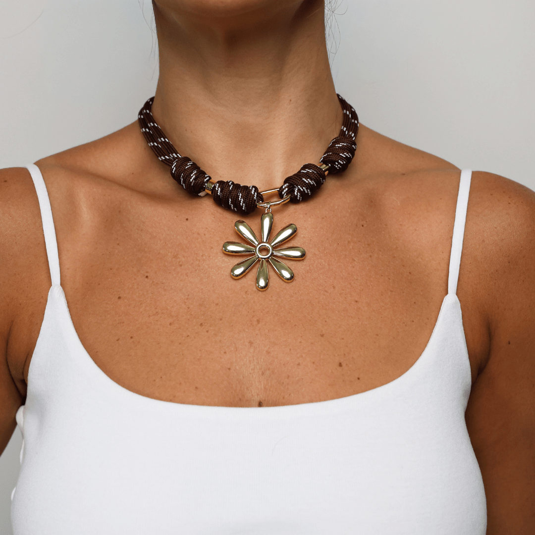 POP UPS X HANNAH B BOAT ROPE CHOCOLATE NECKLACE WITH GOLD DAISY - Hannah B by Hannah Bender