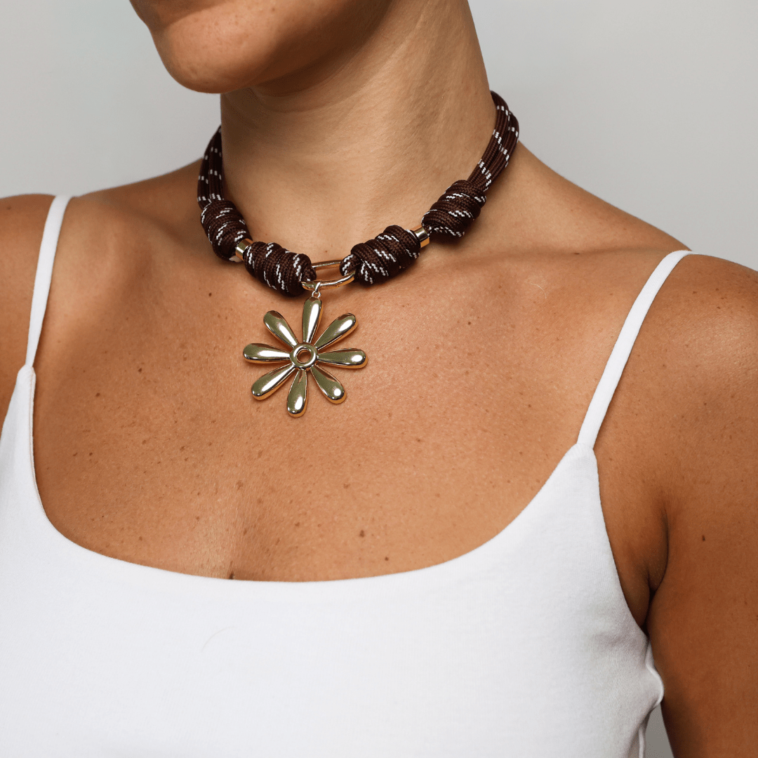 POP UPS X HANNAH B BOAT ROPE CHOCOLATE NECKLACE WITH GOLD DAISY - Hannah B by Hannah Bender